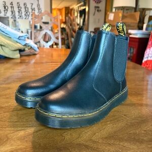 Dr. Martens | Dorrian Black Leather Chelsea Boots Slip Resistant NWOB